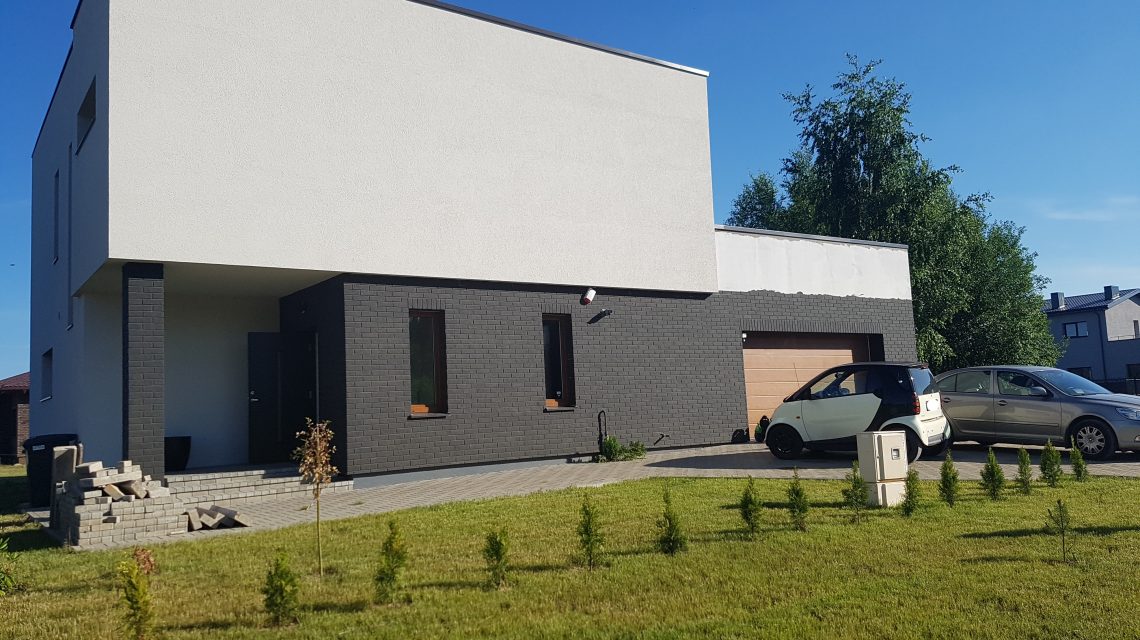 Juodas lankstus klinkeris