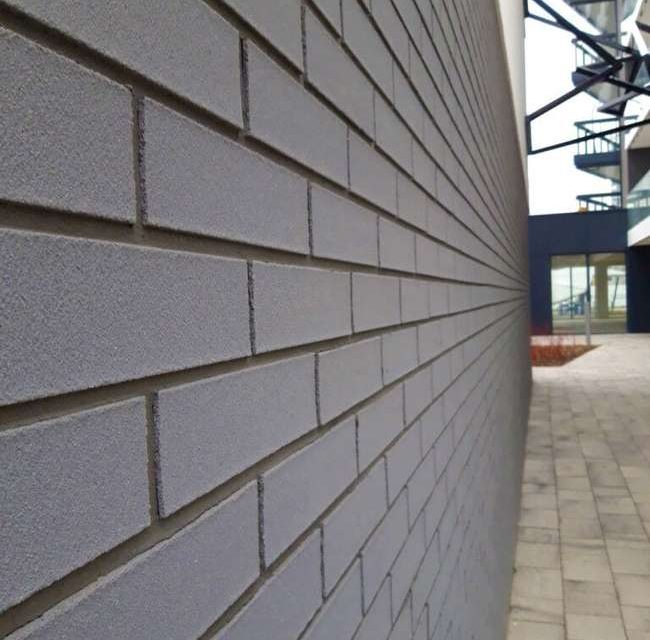 Lankscios fasado plyteles Akra